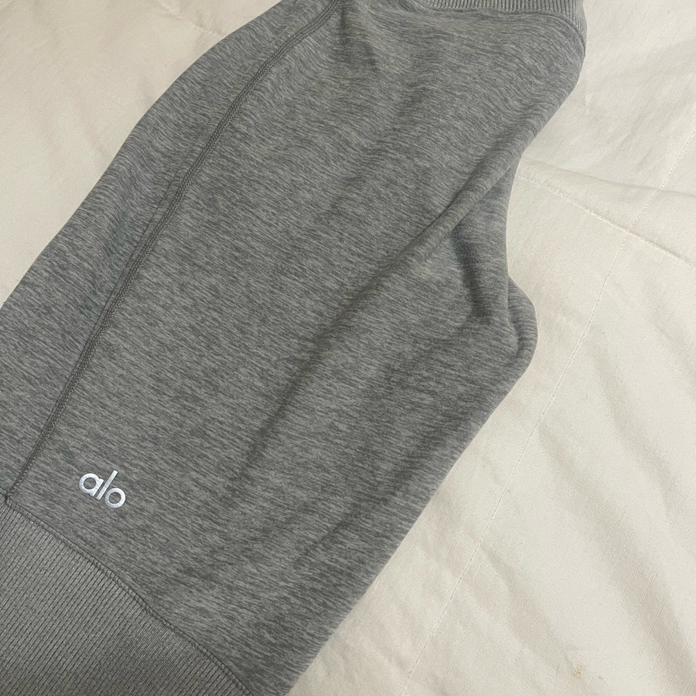 alo Yoga women’s Gray leggings